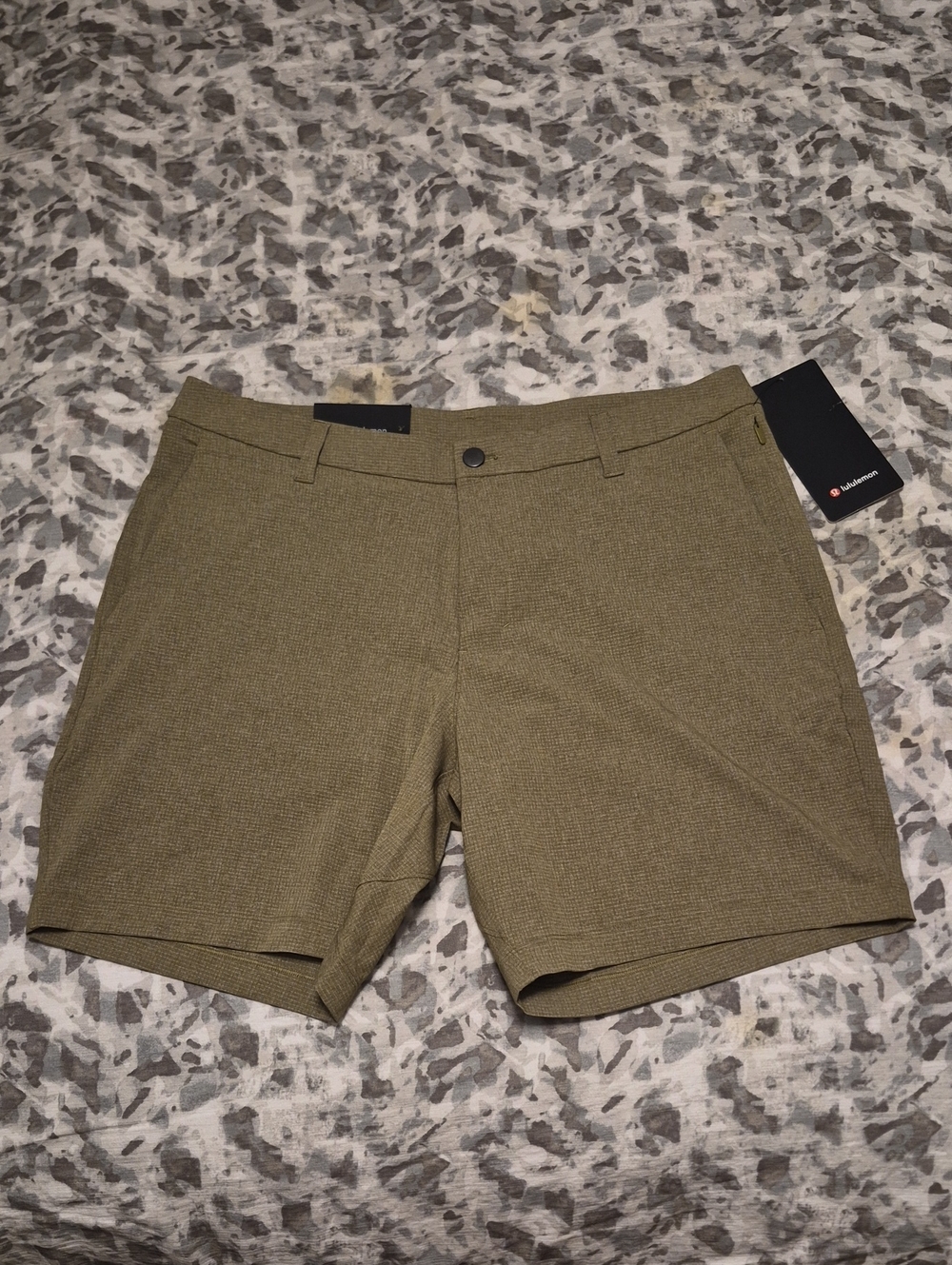 NWT Mens Lululemon Commission SHORTS 34